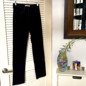 Levi’s 314 Shaping Straight Jean